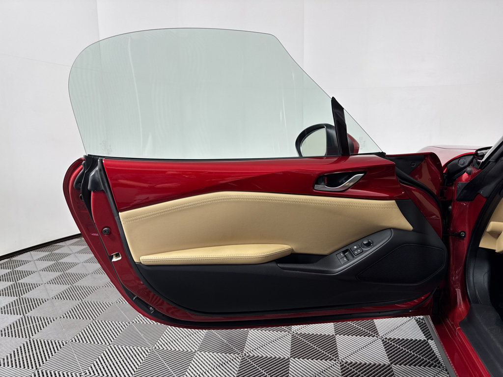 Used 2016 MAZDA MX-5 Miata Grand Touring RWD image 31