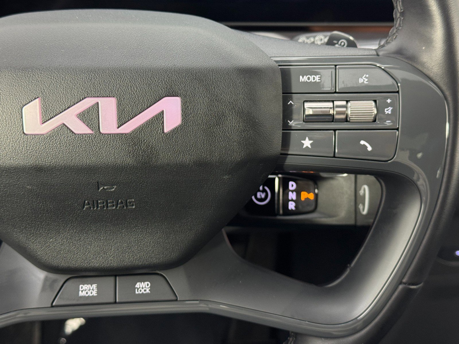 Used 2024 Kia EV9 Land image 24