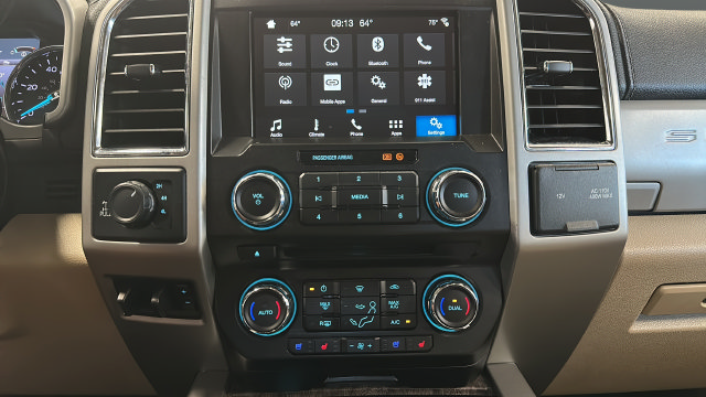 Used 2018 Ford F250 Lariat w/ Chrome Package AWD/4WD image 12
