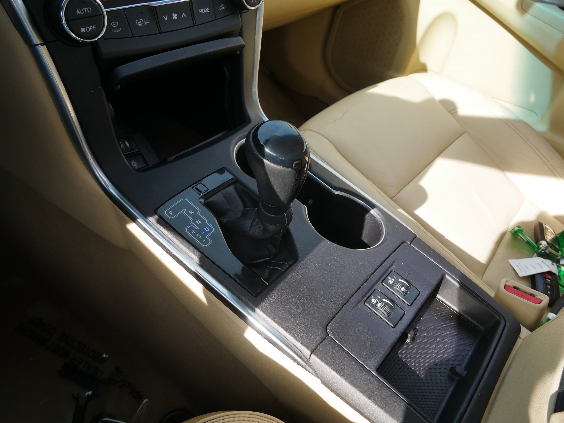 Used 2015 Toyota Camry XLE w/ Moonroof Package image 24