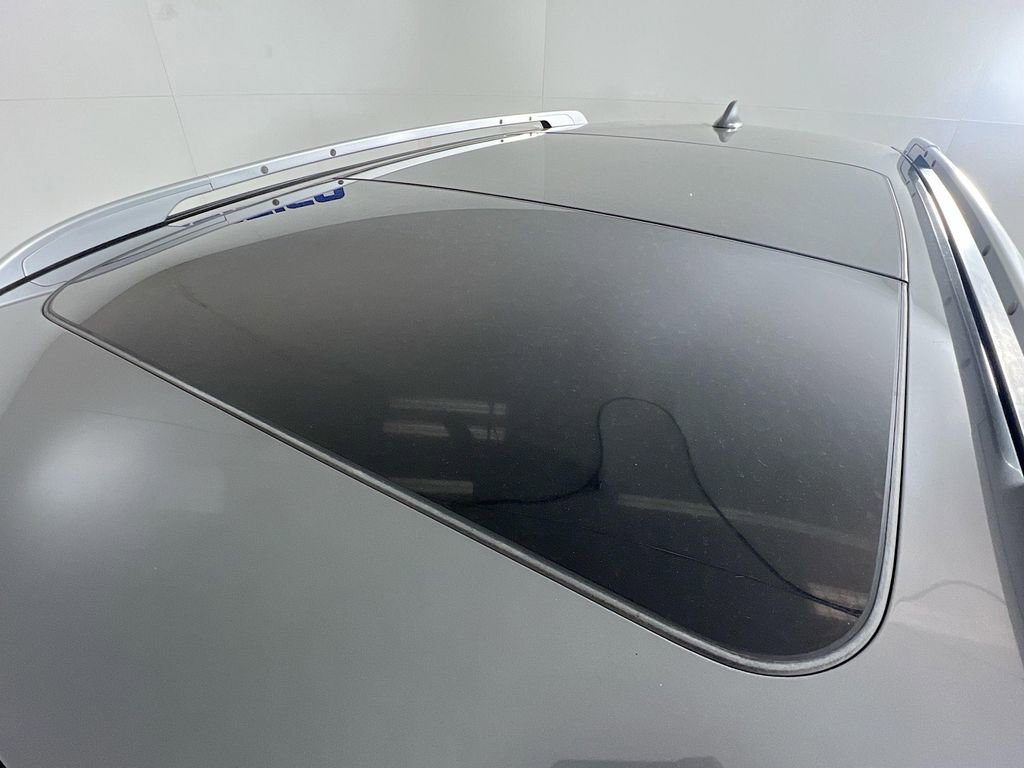 Used 2018 Nissan Rogue SL w/ Premium Package AWD/4WD image 17