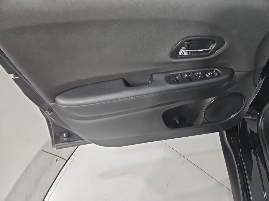 Used 2019 Honda HR-V Sport image 10