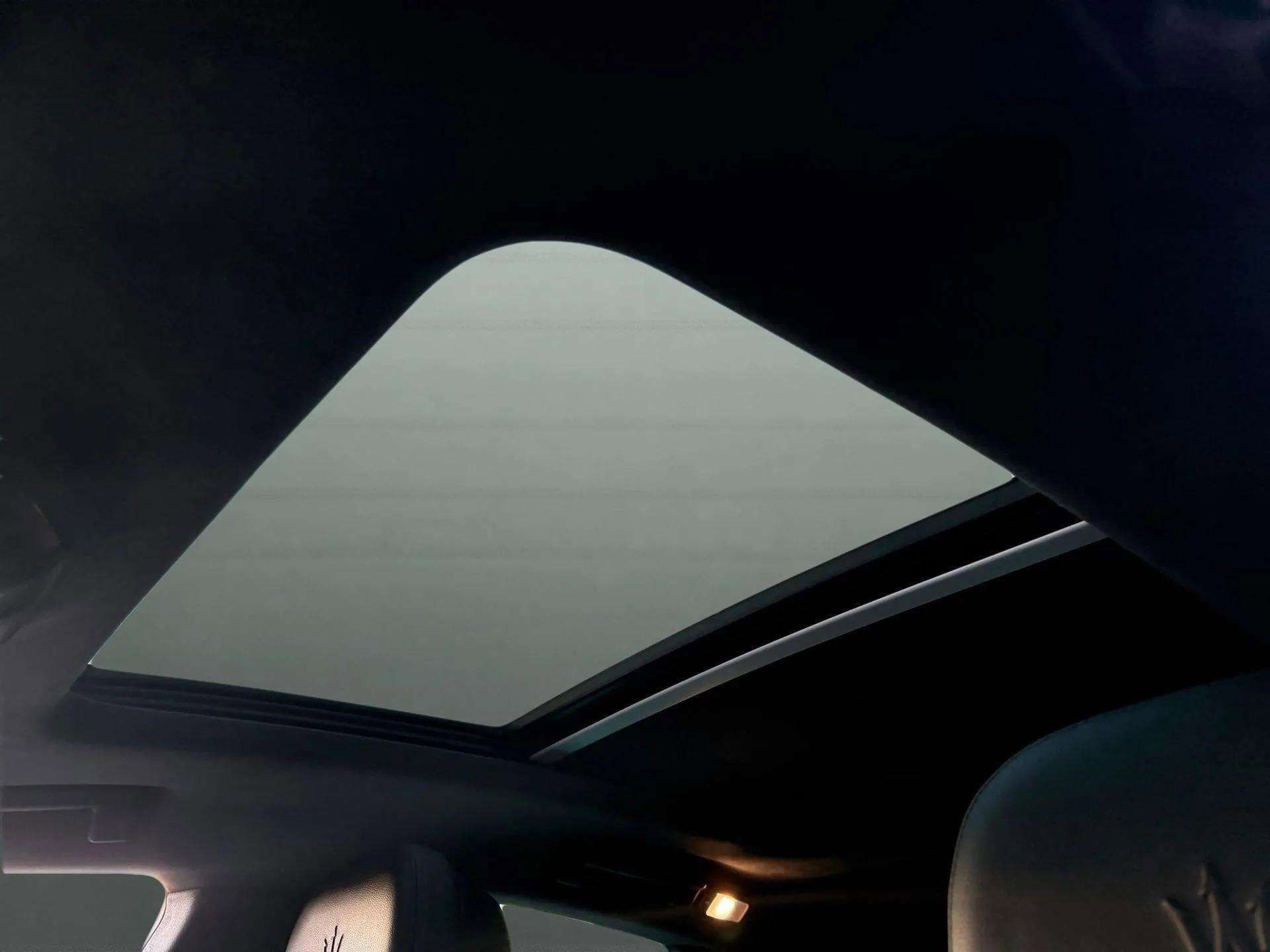 Certified 2022 Maserati Levante GT image 17