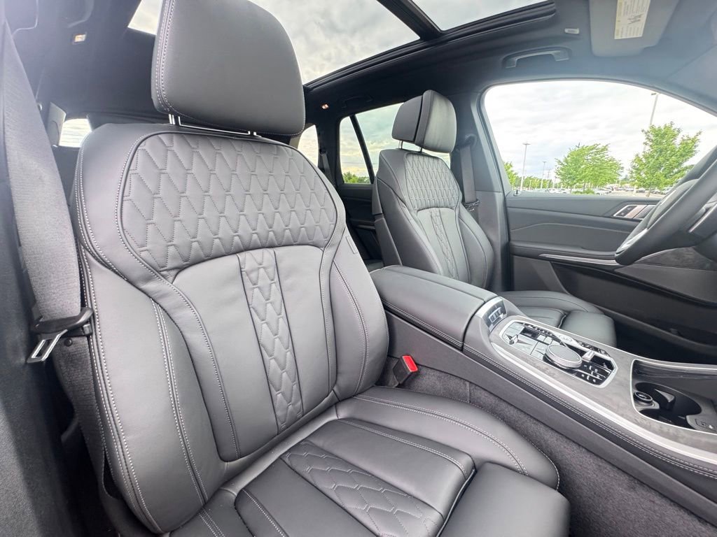 Used 2026 BMW X5 xDrive50e w/ Premium Package image 25