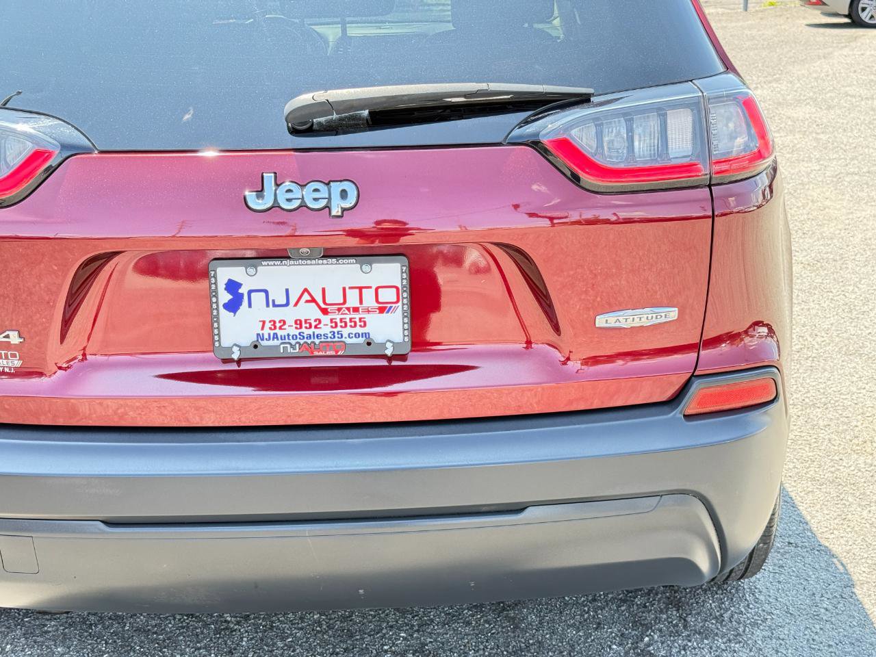 Used 2019 Jeep Cherokee Latitude Plus w/ Comfort/Convenience Group AWD/4WD image 86