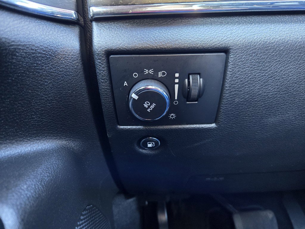 Used 2015 Jeep Grand Cherokee Limited image 16