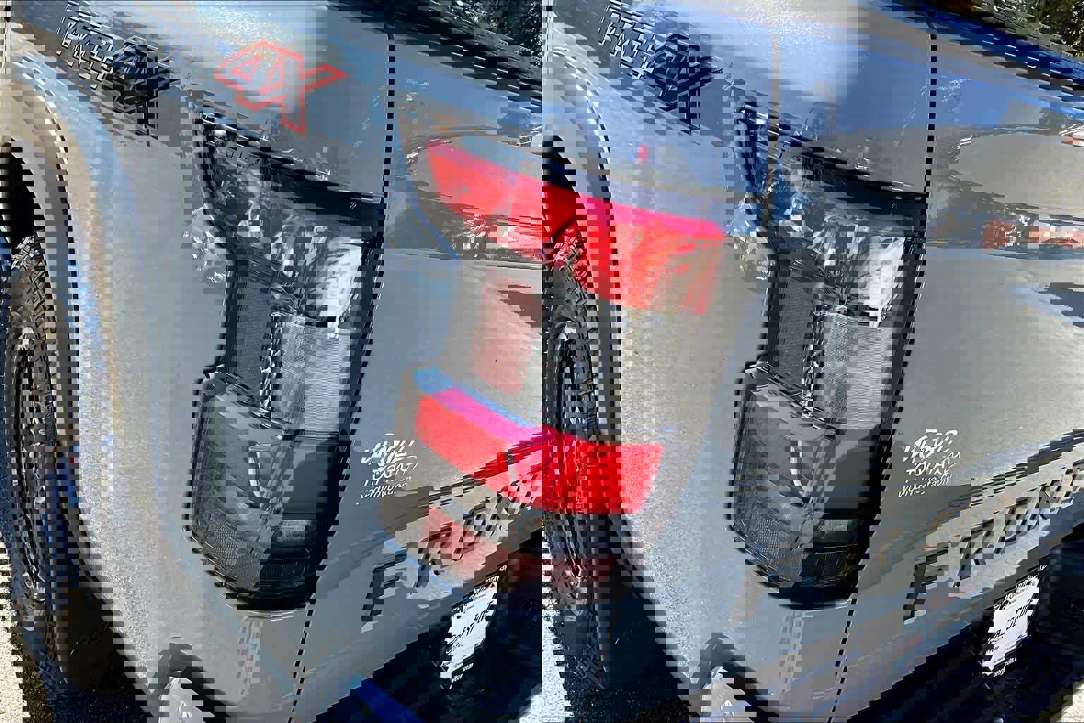 Used 2023 Nissan Frontier PRO-4X w/ Technology Package image 27