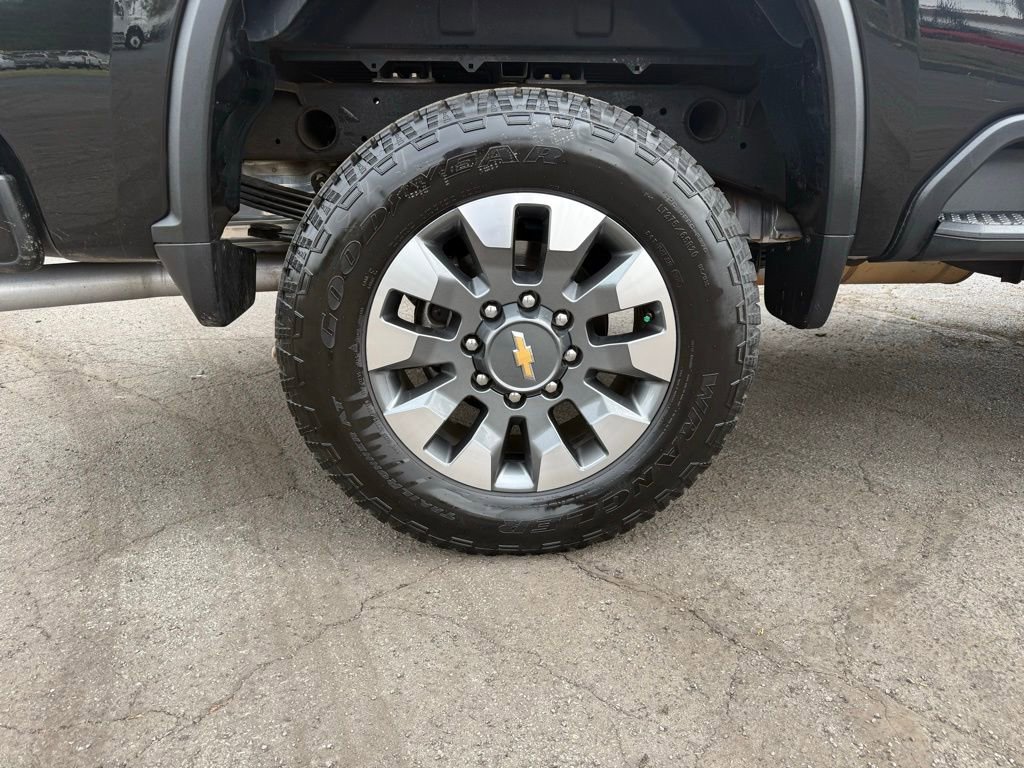 Used 2022 Chevrolet Silverado 2500 Custom w/ Custom Value Package image 8