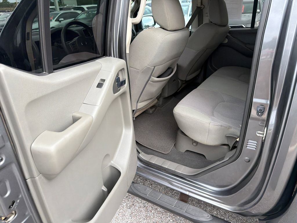 Used 2019 Nissan Frontier SV RWD image 19