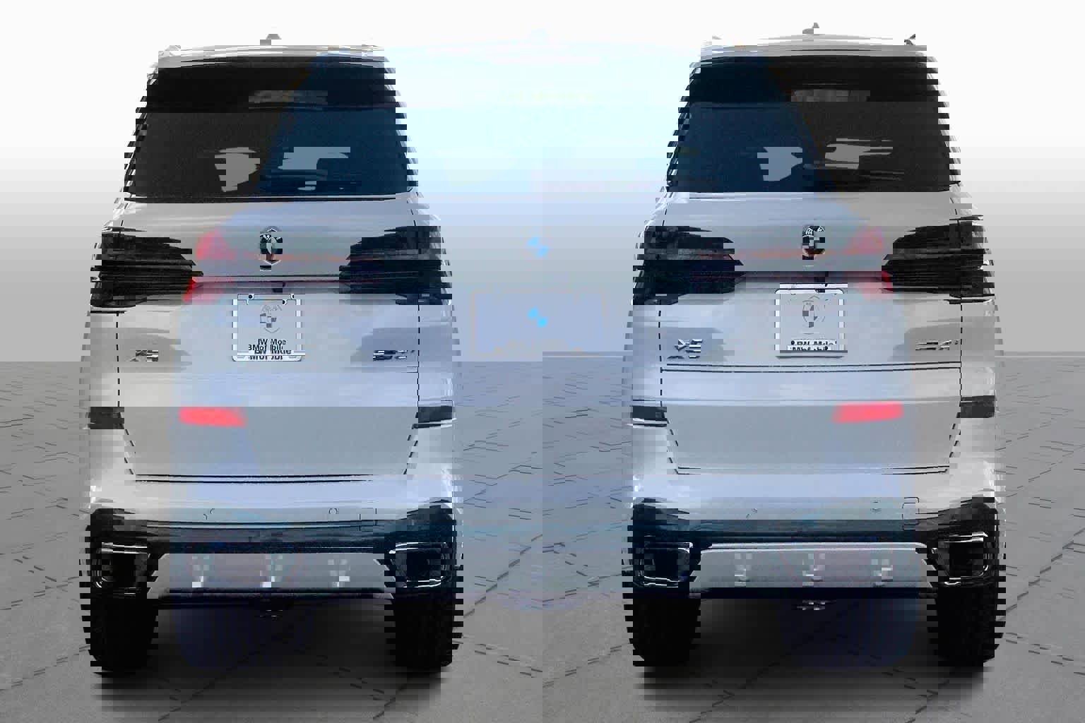 New 2026 BMW X5 sDrive40i w/ M Sport Package RWD image 4