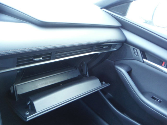 Used 2022 MAZDA MAZDA3 s FWD image 25