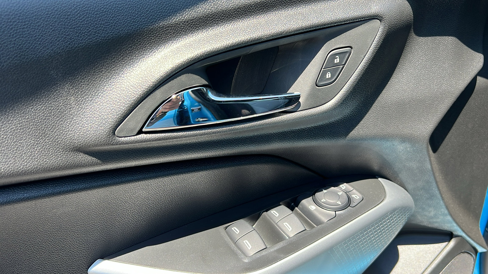 New 2025 Chevrolet Trax RS image 16