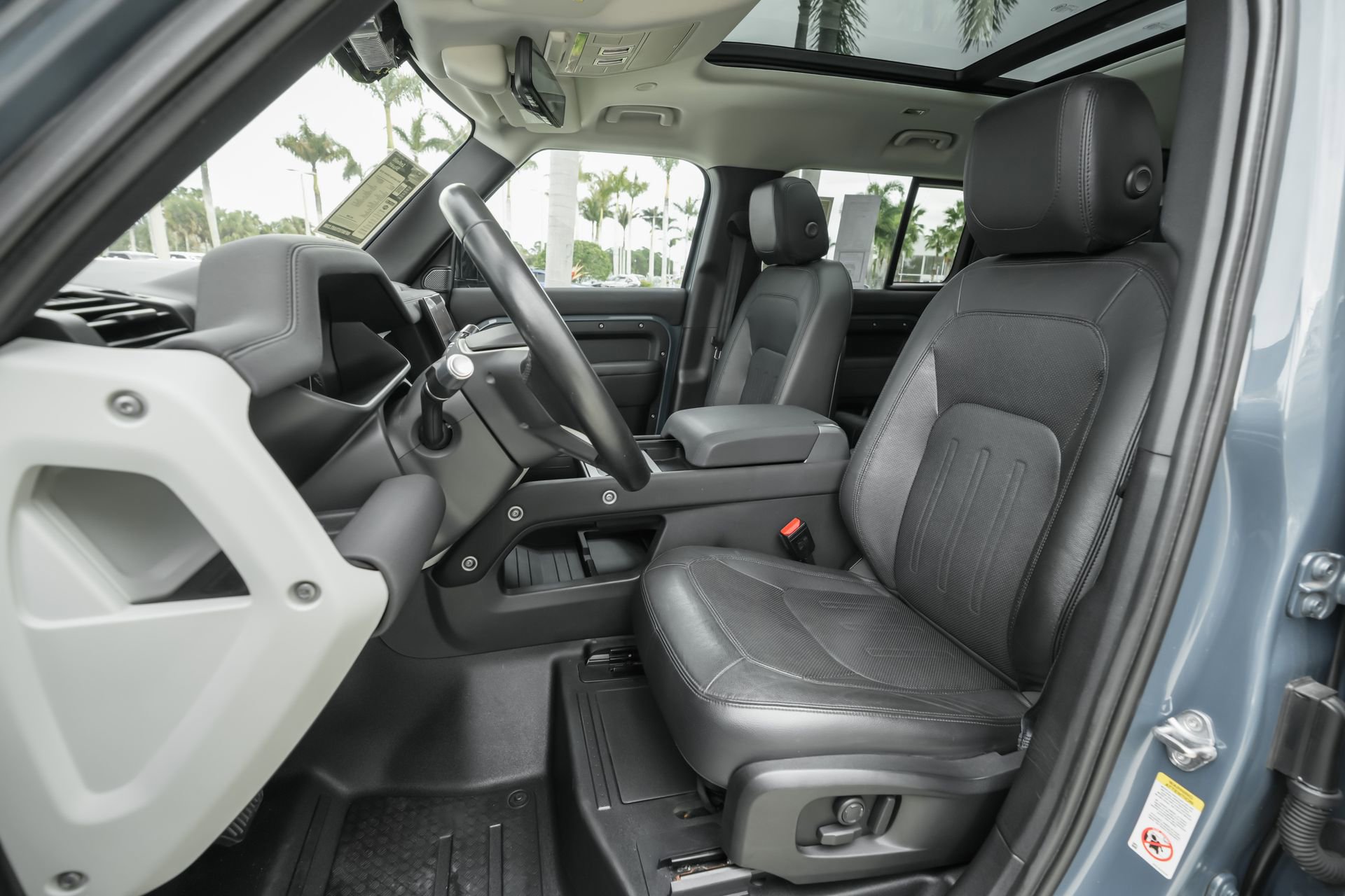 Used 2022 Land Rover Defender 110 SE image 7