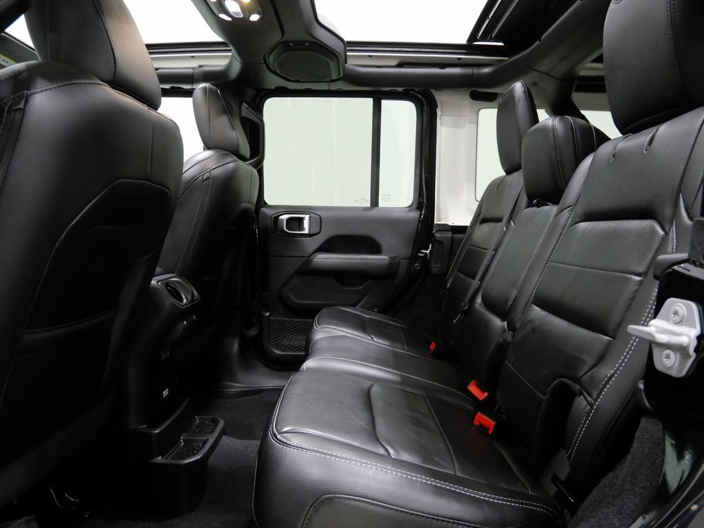 Used 2019 Jeep Wrangler Unlimited Sahara image 25