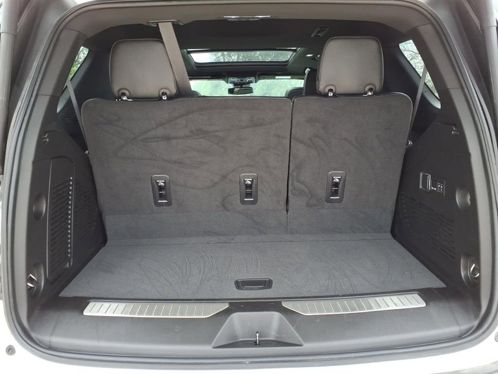 Used 2023 GMC Yukon Denali image 11