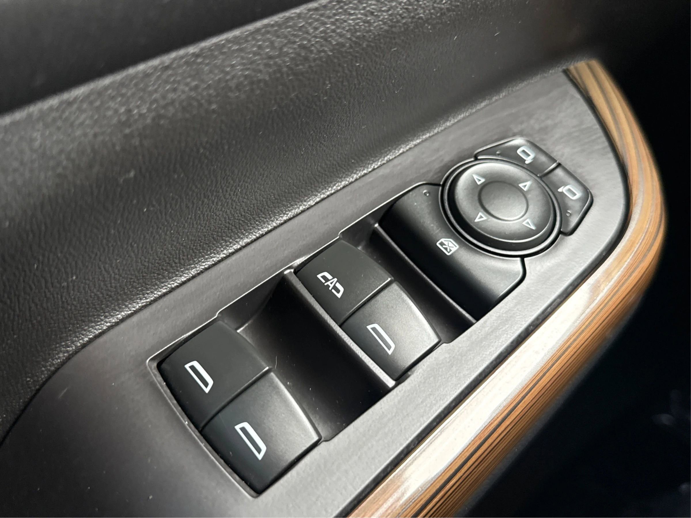 Used 2020 GMC Acadia SLE w/ Driver Convenience Package image 33