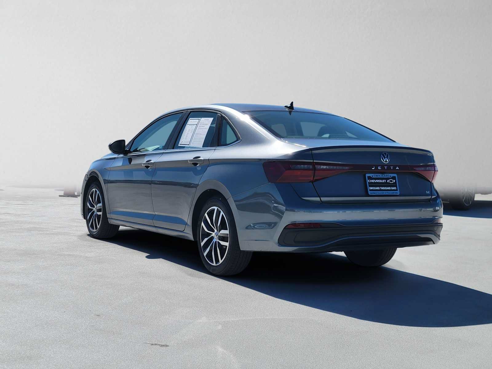 Used 2026 Volkswagen Jetta SE FWD image 4