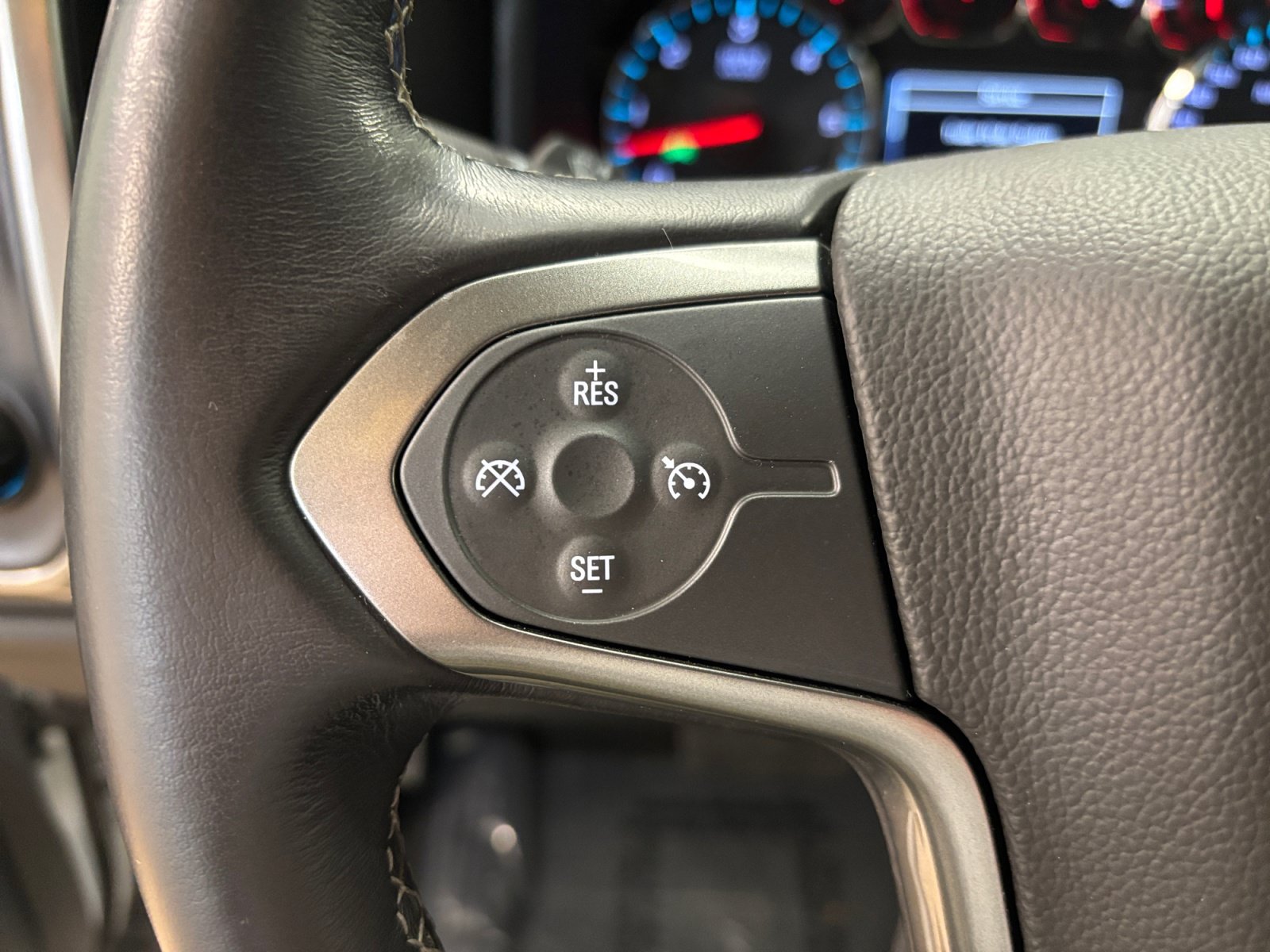 Used 2018 Chevrolet Silverado 1500 LT w/ All Star Edition AWD/4WD image 19