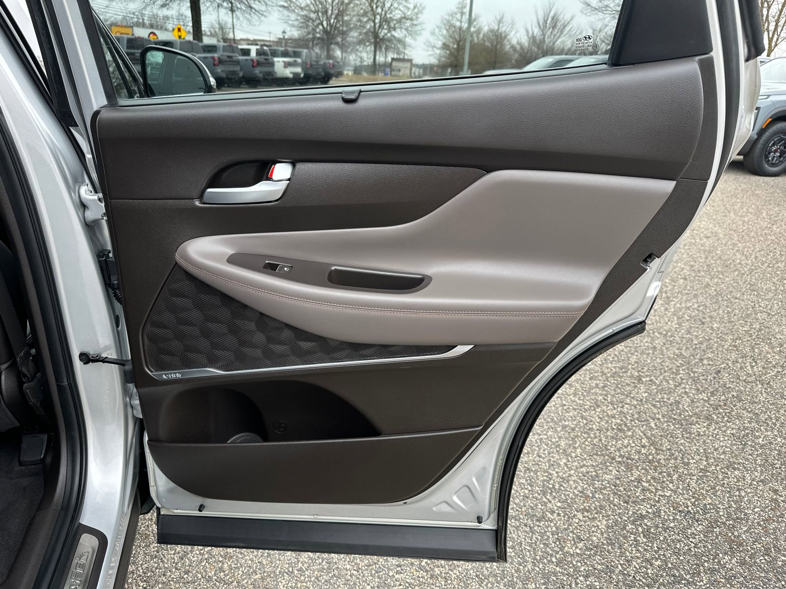 Used 2019 Hyundai Santa Fe Limited FWD image 16
