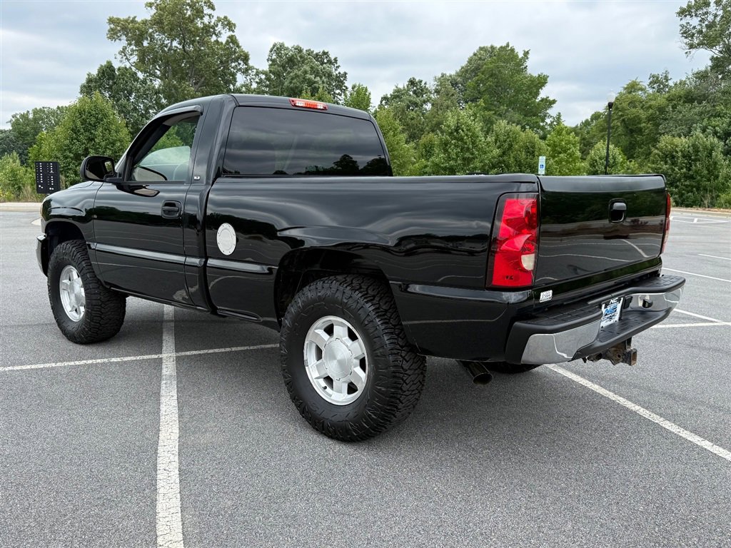 Used 2004 GMC Sierra 1500 SLE w/ Light Duty Power Package AWD/4WD image 3