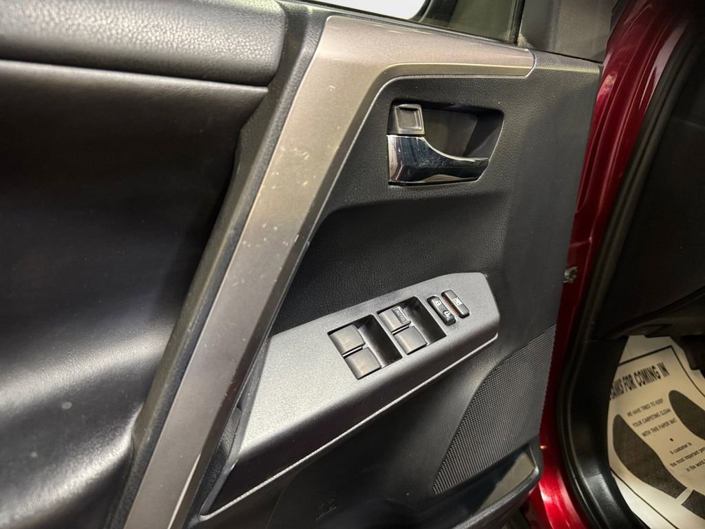 Used 2018 Toyota RAV4 XLE w/ Plus Extra Value Package AWD/4WD image 14