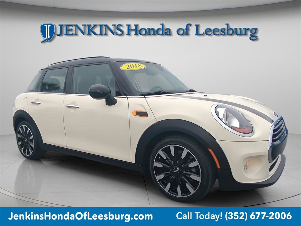 Used 2018 MINI Cooper 4-Door Hardtop image 1