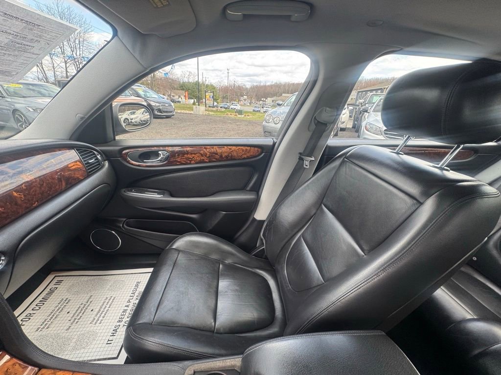 Used 2006 Jaguar XJ8 image 31