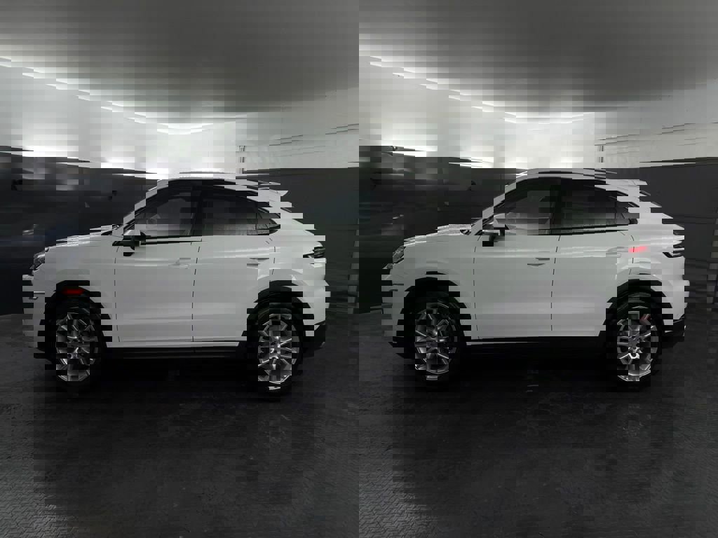 New 2026 Porsche Cayenne Coupe AWD/4WD image 2