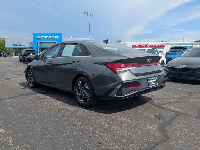 Used 2025 Hyundai Elantra Limited FWD image 5