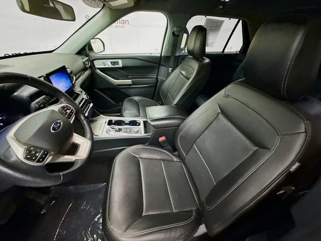 Used 2021 Ford Explorer Limited w/ Equipment Group 301A AWD/4WD image 22