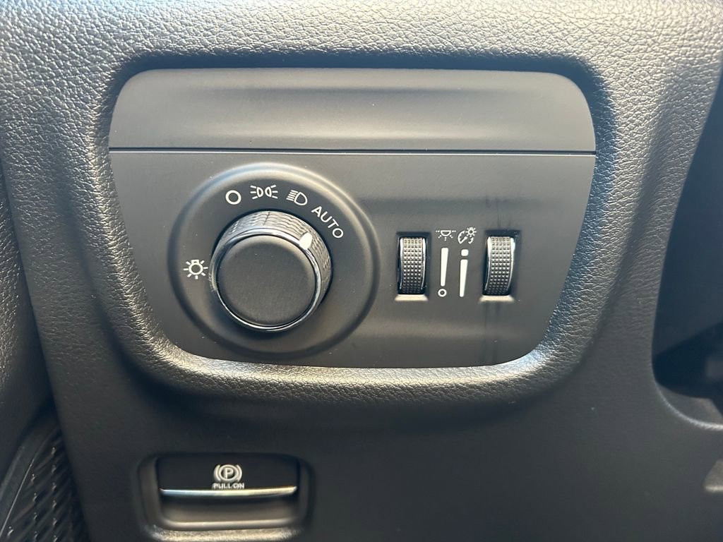 New 2025 Jeep Grand Cherokee L Altitude image 17