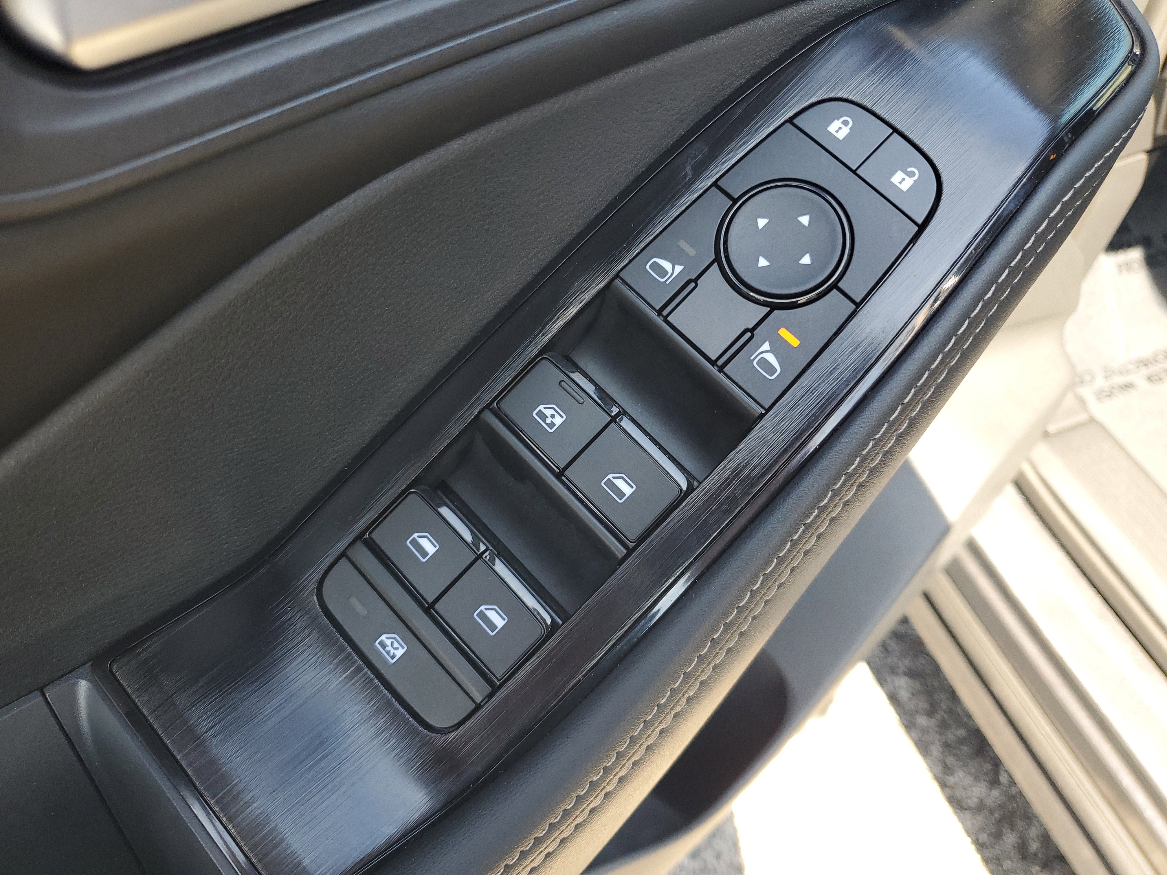 Certified 2026 Nissan Rogue SV FWD image 12