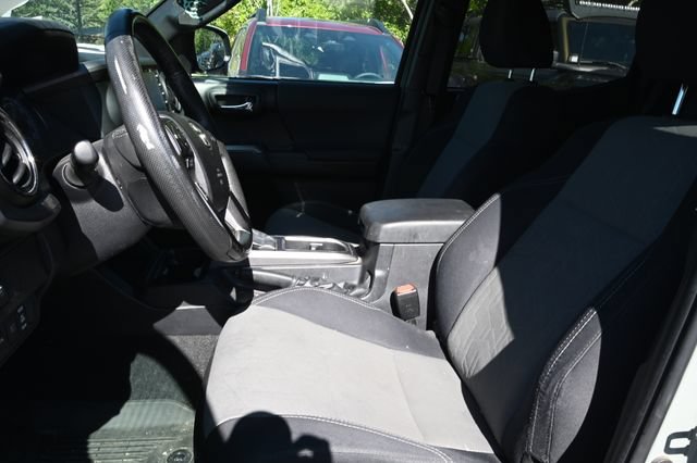 Used 2022 Toyota Tacoma TRD Off-Road AWD/4WD image 9