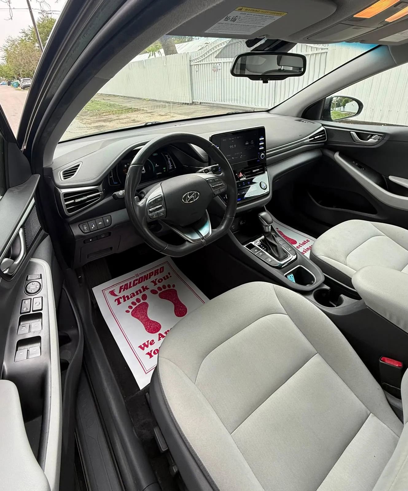 Used 2021 Hyundai Ioniq SE image 12