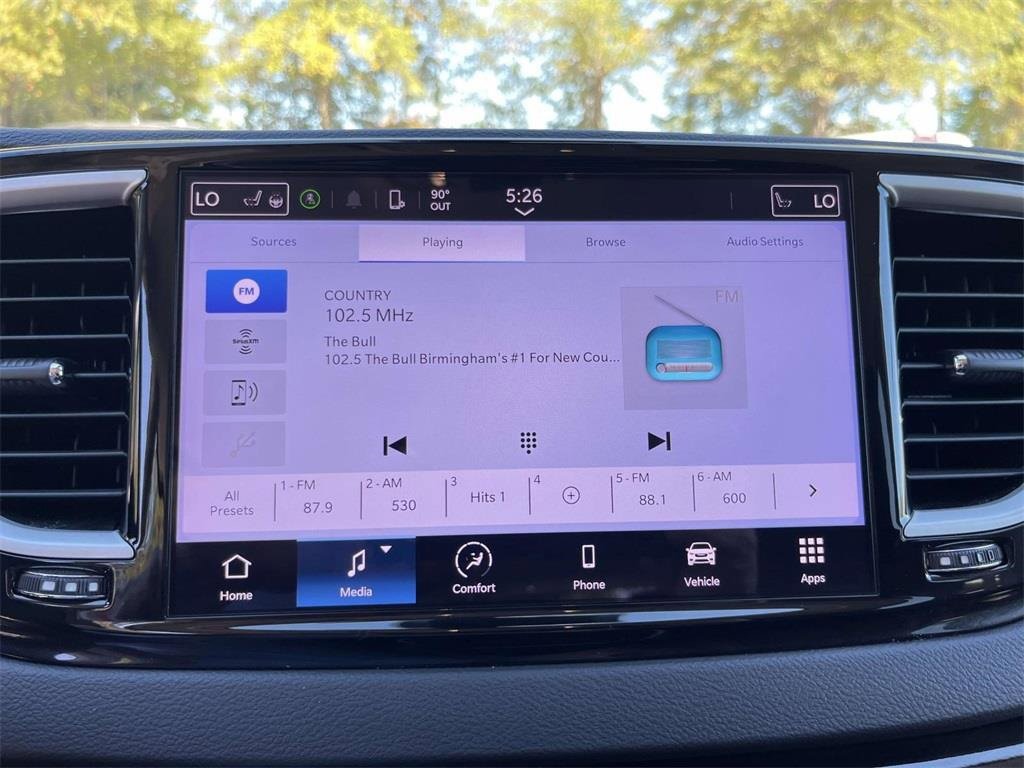 Used 2024 Chrysler Pacifica Touring-L image 17