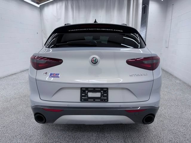 Used 2023 Alfa Romeo Stelvio Ti AWD/4WD image 3