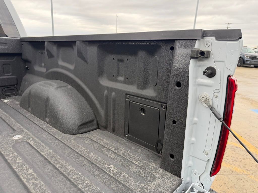 Used 2025 Ford F150 Lariat w/ Equipment Group 501A Mid image 9