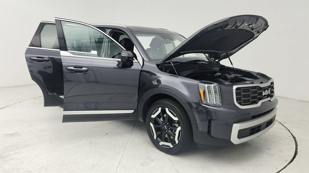 Used 2025 Kia Telluride S FWD image 9