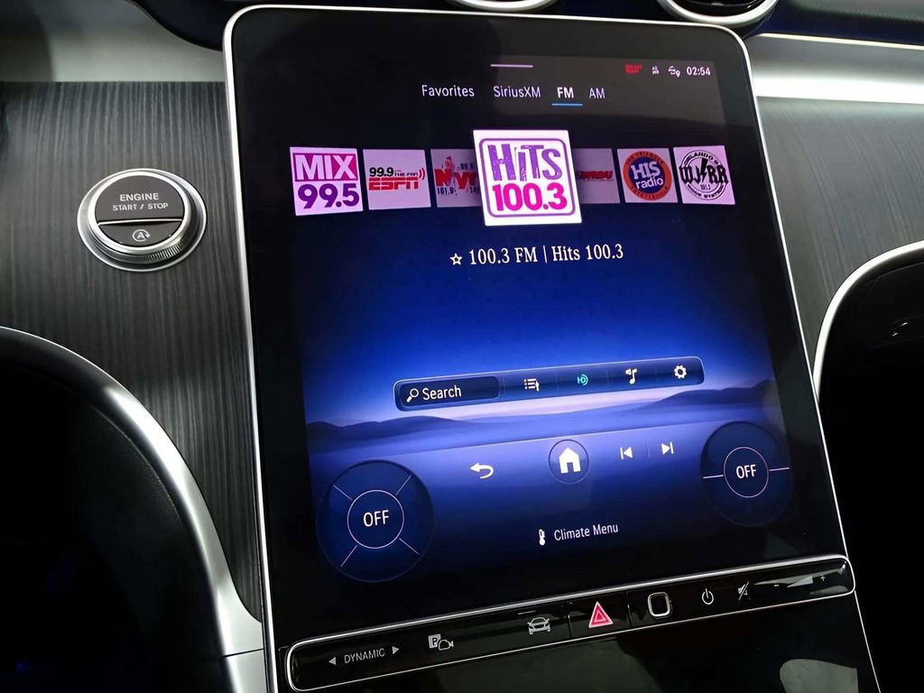 Used 2025 Mercedes-Benz C 300 4MATIC Sedan image 35