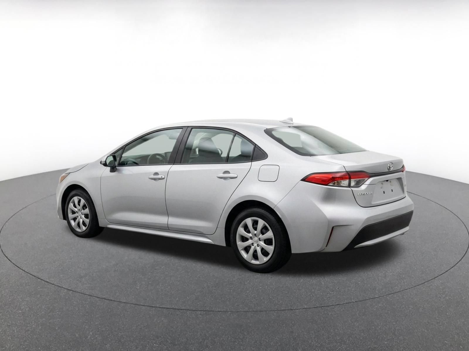 Used 2025 Toyota Corolla LE FWD image 15