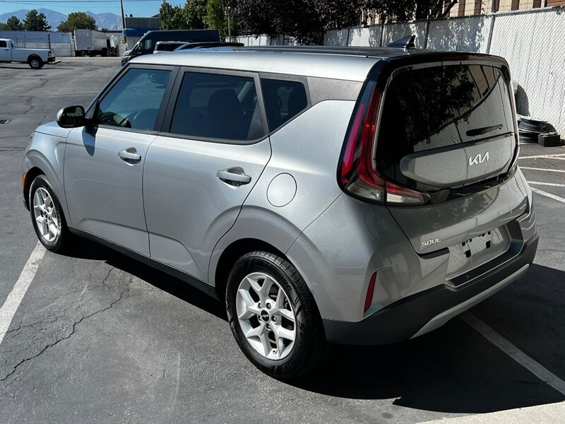 Used 2023 Kia Soul LX w/ Option Group 015 FWD image 5