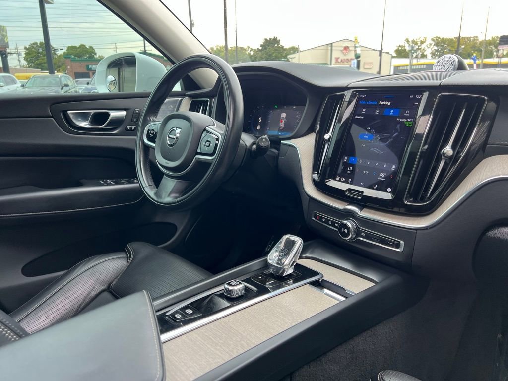 Used 2022 Volvo XC60 T8 Inscription w/ Advanced Package image 30