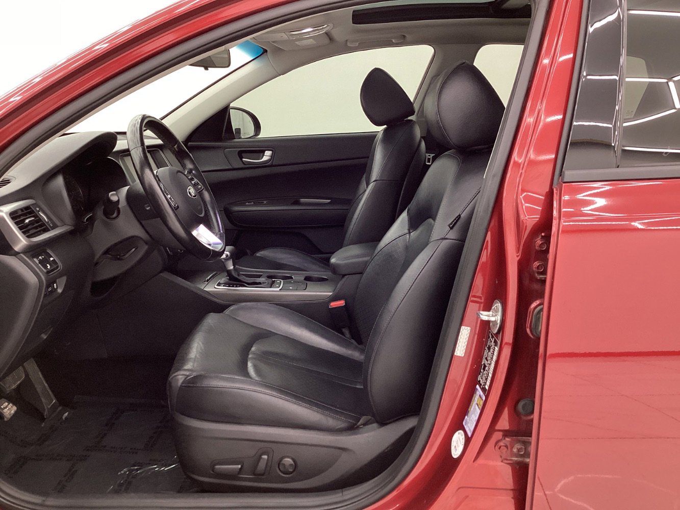 Used 2020 Kia Optima SE image 14