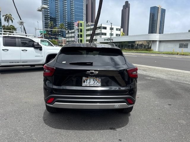 Used 2024 Chevrolet Trax LT w/ LPO, Blackout Package FWD image 5