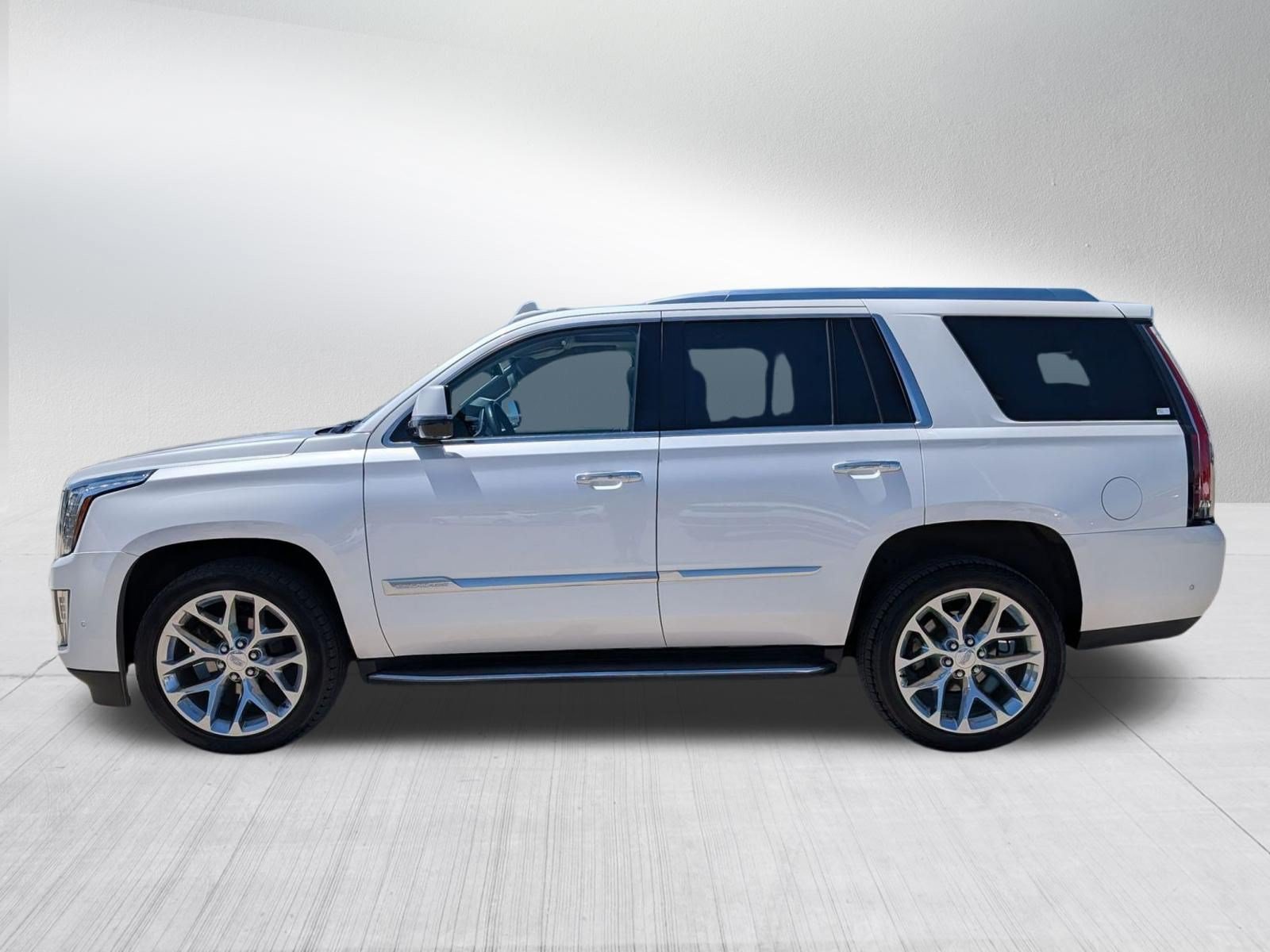 Used 2020 Cadillac Escalade Premium Luxury AWD/4WD image 2