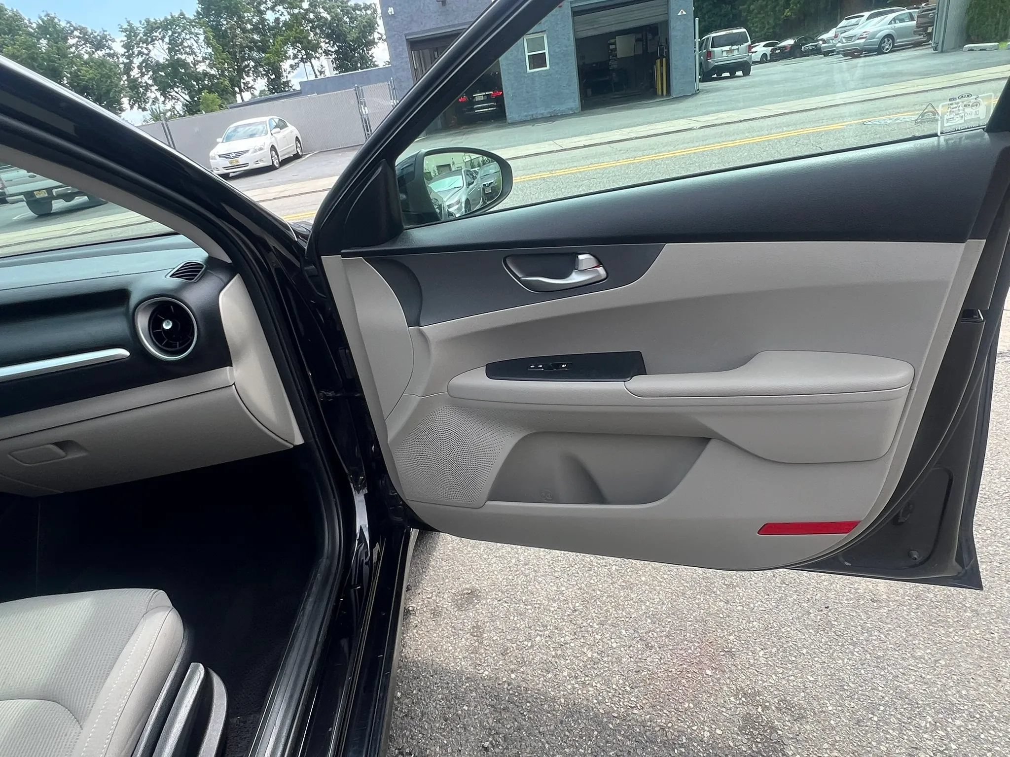 Used 2019 Kia Forte LXS FWD image 29