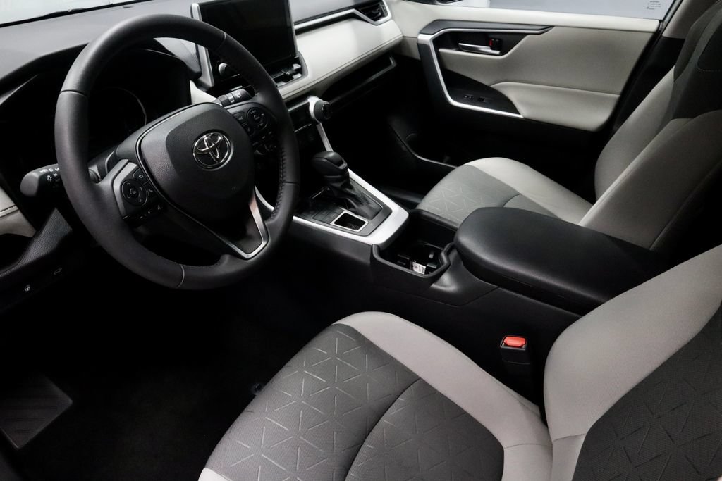 Used 2025 Toyota RAV4 XLE w/ Convenience Package AWD/4WD image 23