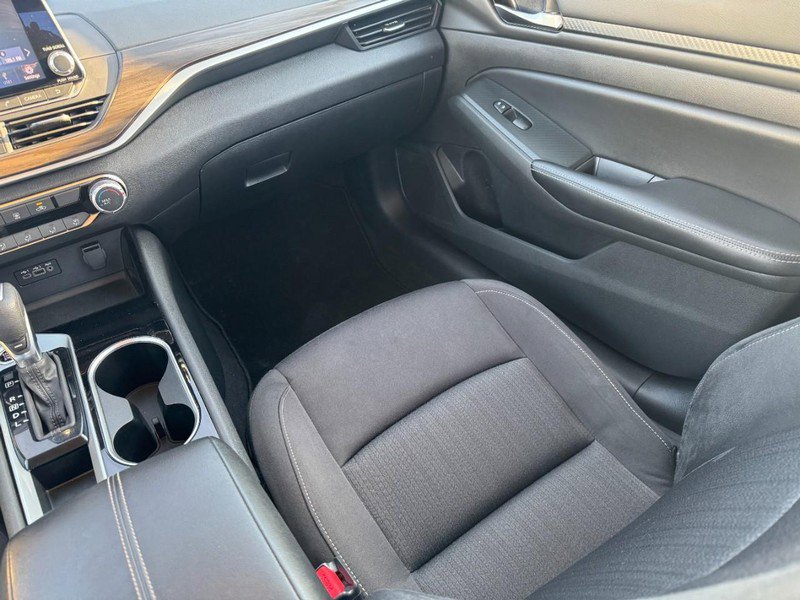 Used 2024 Nissan Altima 2.5 SV FWD image 14