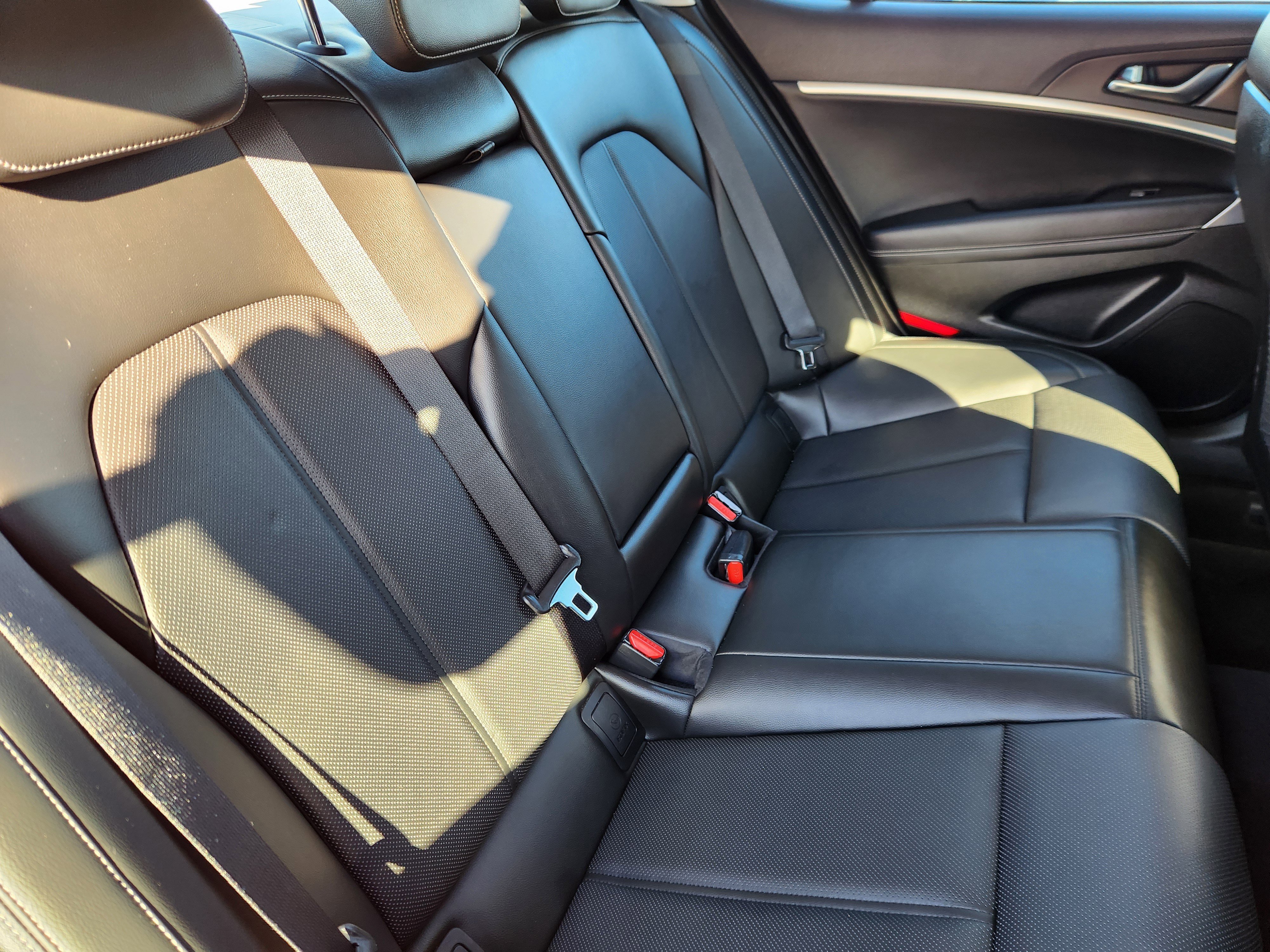 Used 2020 Genesis G70 2.0T image 15