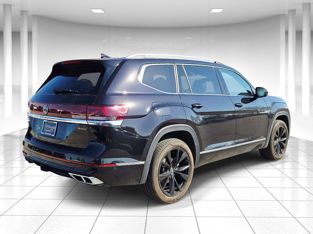 Used 2024 Volkswagen Atlas SEL Premium R-Line image 3